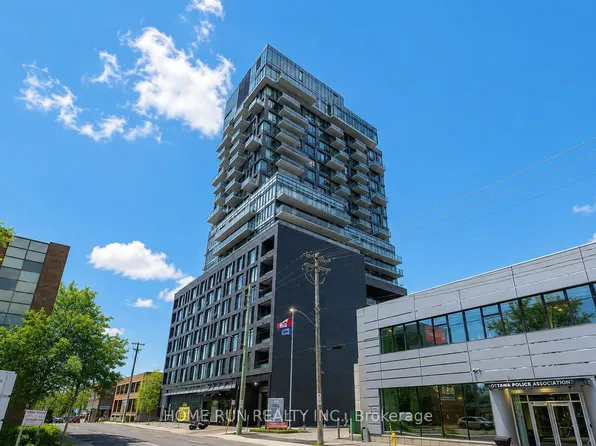 203 Catherine St #1208, Ottawa, ON K2P 1J5
