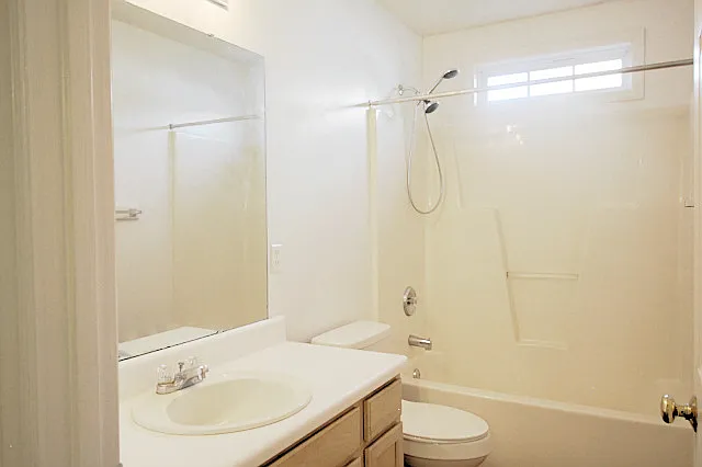 304 Gladstone Dr — Photo 10