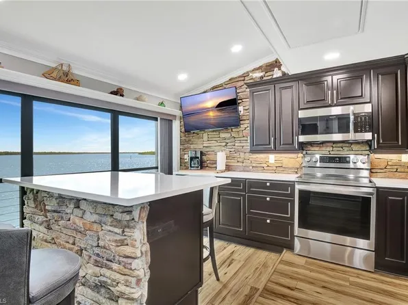 611 PALM AVE #G-35, GOODLAND, FL 34140