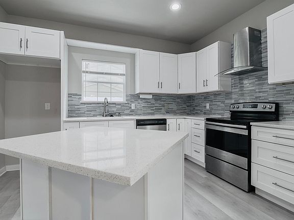 4th image of 1000 N Spring St