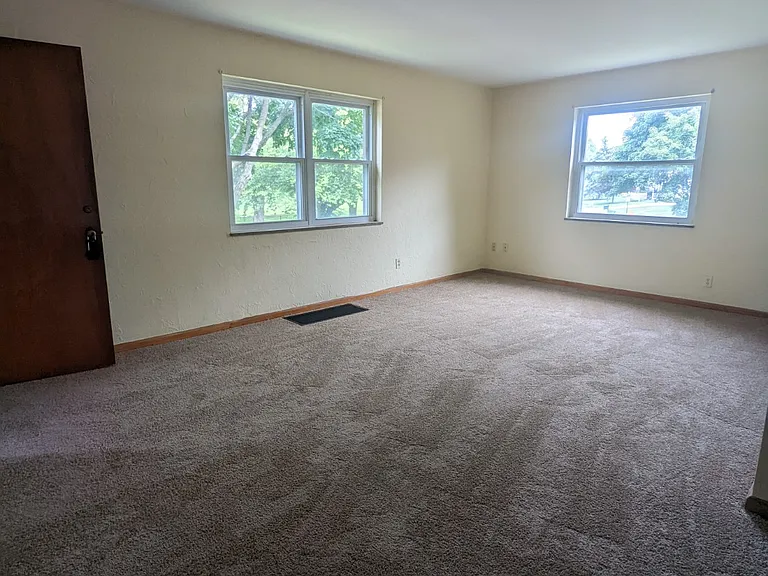 93 Village Dr #D — Photo 9