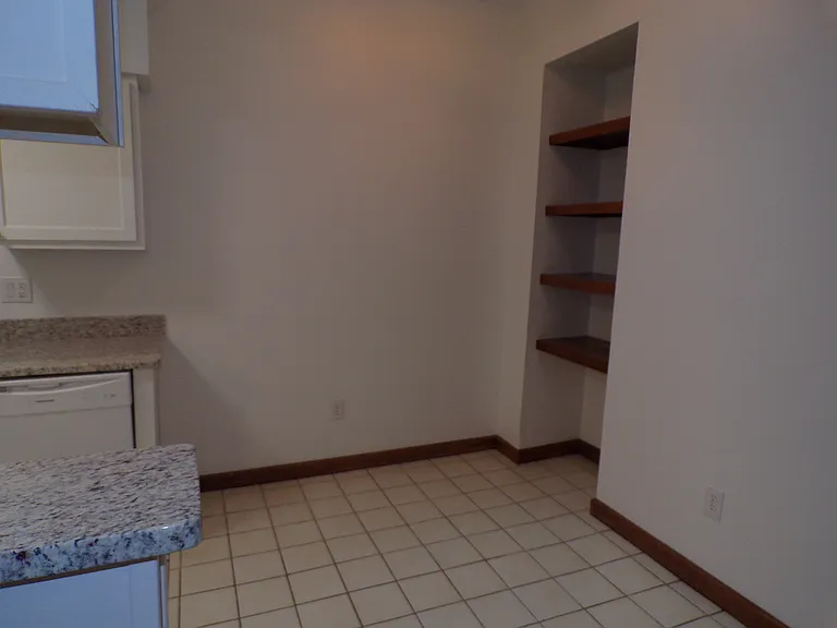 687 N High St #3-D — Photo 5