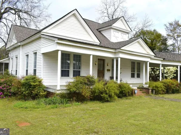 225 E Church St, Sandersville, GA 31082