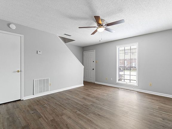 4th image of 121 Stephanie Dr APT C