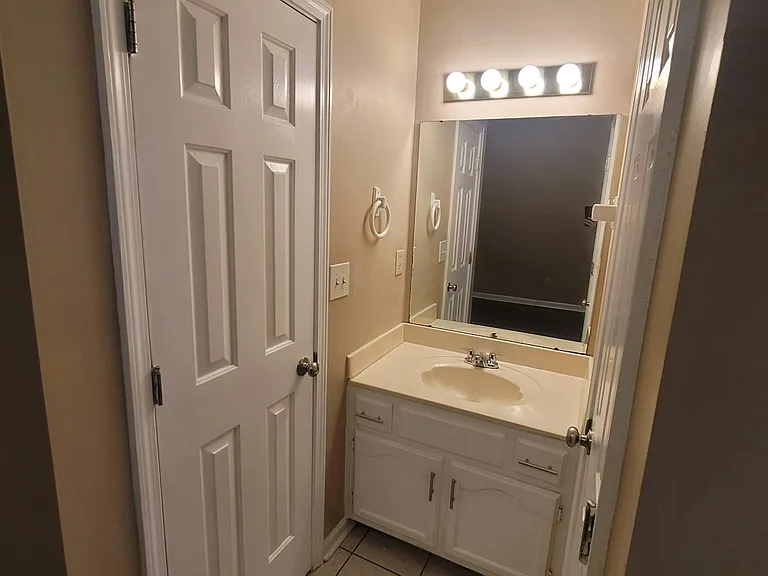 Master Vanity