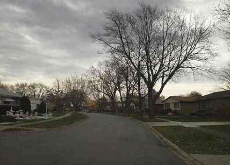2nd image of 10 E Greenbriar Ave