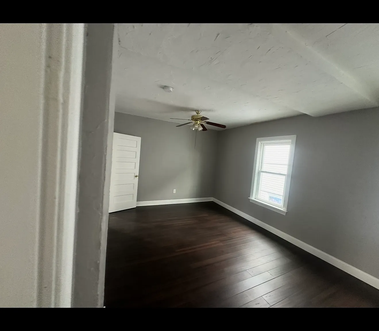 3 bed, $2,100 — Photo 3