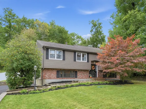 21 Andrew Cir, Stoughton, MA 02072