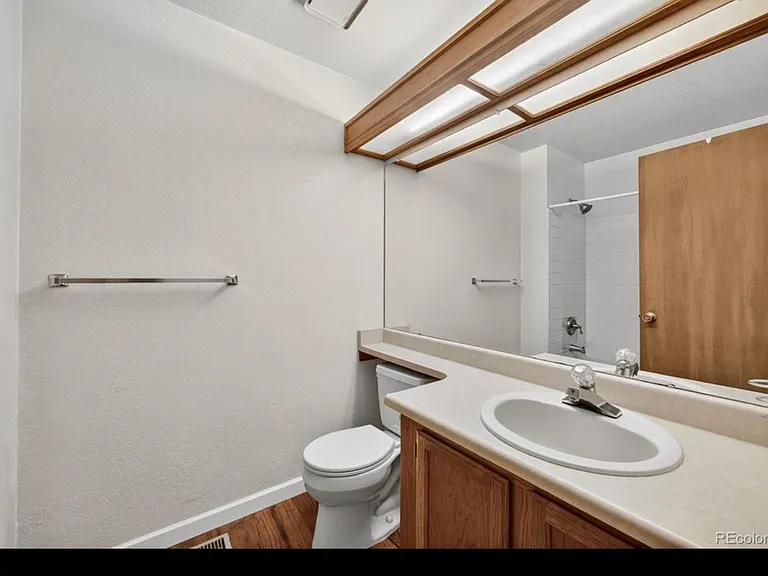 250 Cypress Ln — Photo 26