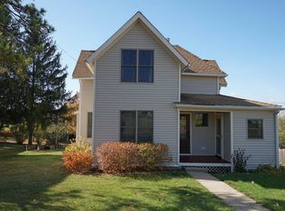 312 S Madison St, Elizabeth, IL 61028