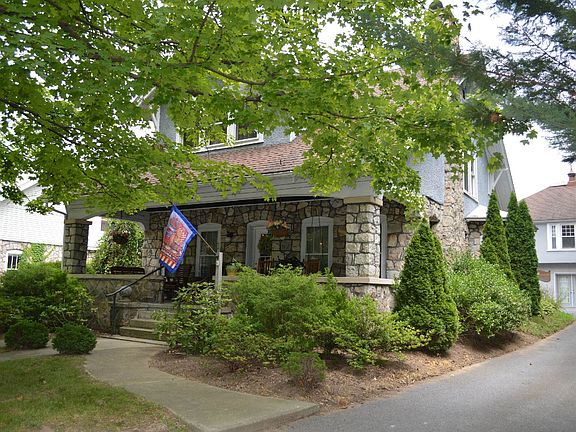 363 Washington St Berkeley Springs, WV