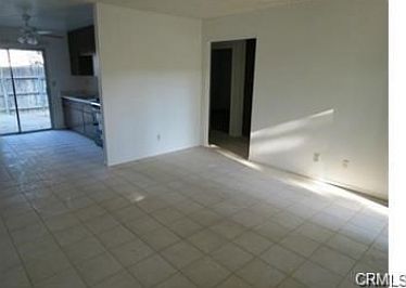 5th image of 41900 Acacia Ave