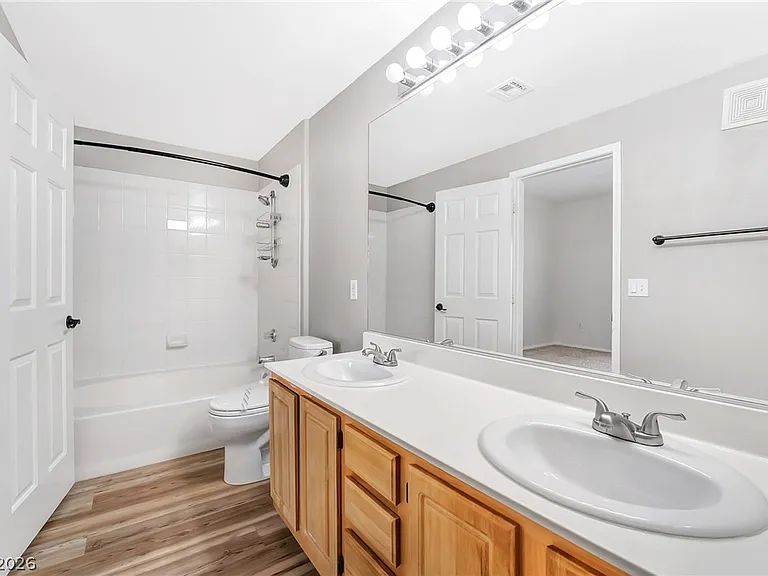 8555 W Russell Rd #2104 — Photo 19