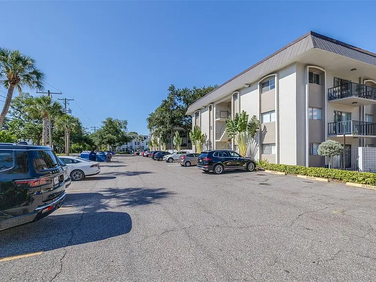 4606 W Gray St #107 — Photo 25