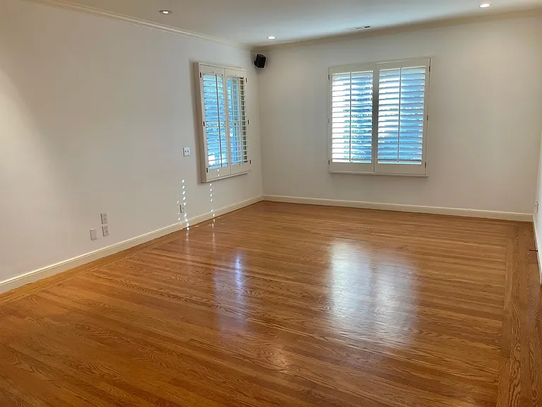 1404 Hillside Cir — Photo 13