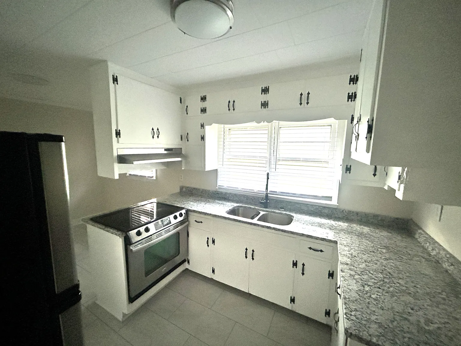 3 bed, 1400 sqft, $1,800 — Photo 4