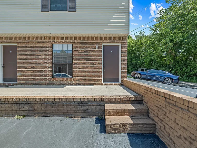 1791 Lee Ave — Photo 12