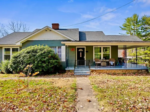 824 Brown Ave, Waynesville, NC 28786