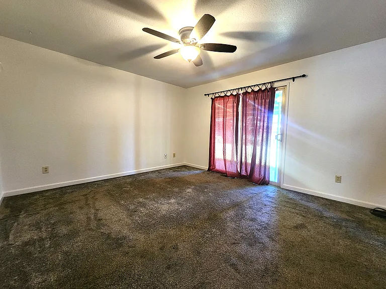 718 W Monterey St — Photo 12