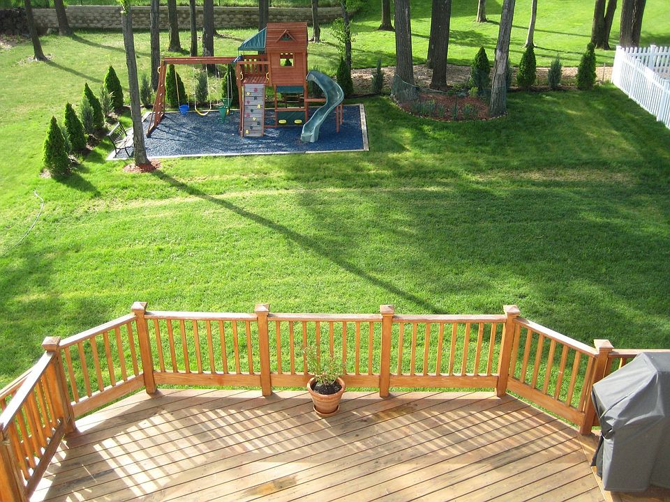 2nd image of 83 Seasons Glen Dr