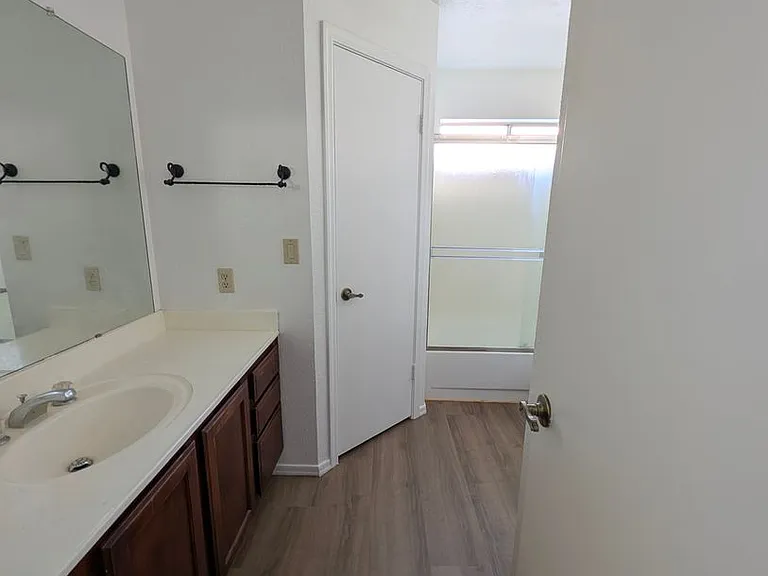 3644 W Elgin St — Photo 14