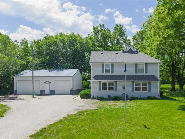 14775 Hillside Rd, Leavenworth, KS 66048