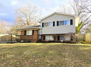 640 Crescent Lake Rd, Waterford, MI 48327
