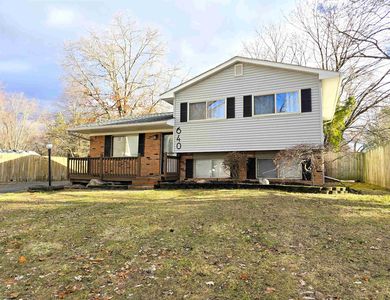 640 Crescent Lake Rd, Waterford, MI, 48327