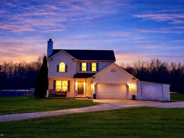 8742 Henderson Rd, Diamond, OH 44412