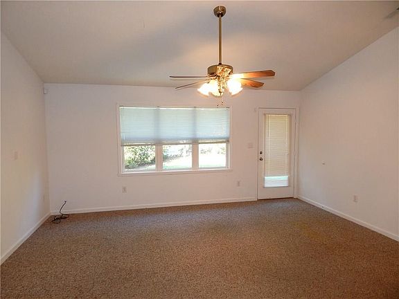 4th image of 4006 Gray Pond Ct