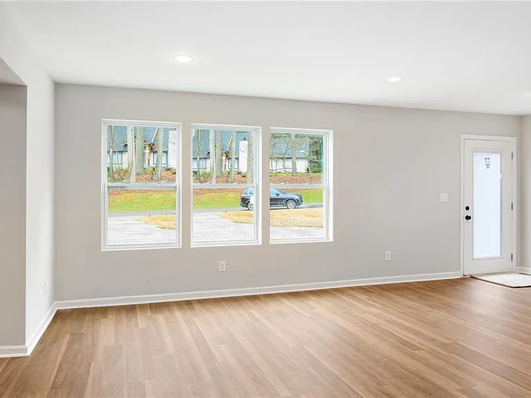 2295 Brandon Ct NE — Photo 29