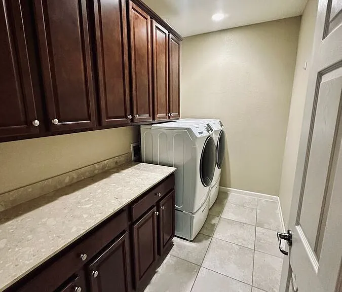10860 Pebble Hill Dr — Photo 24