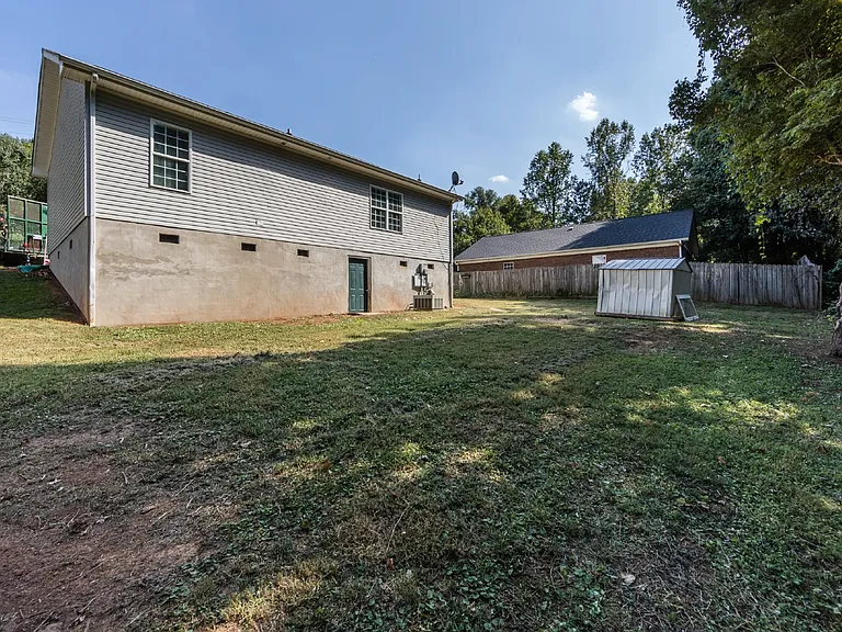 814 King Arthur Dr — Photo 33