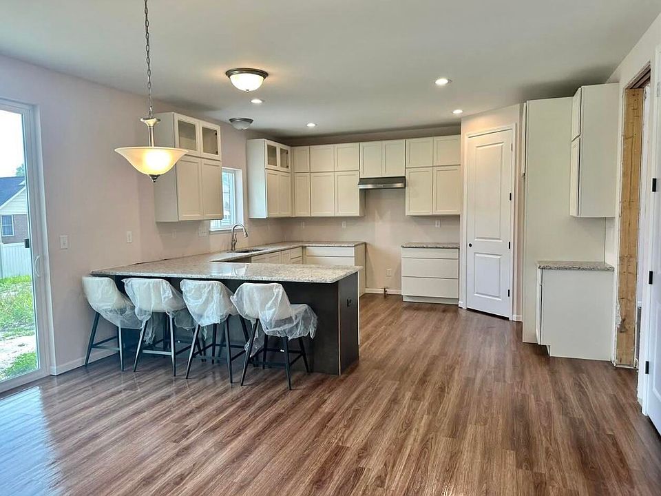 2nd image of 23249 Primrose Ln