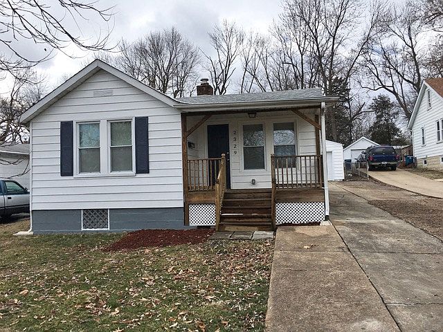 1st image of 2329 Hood Ave