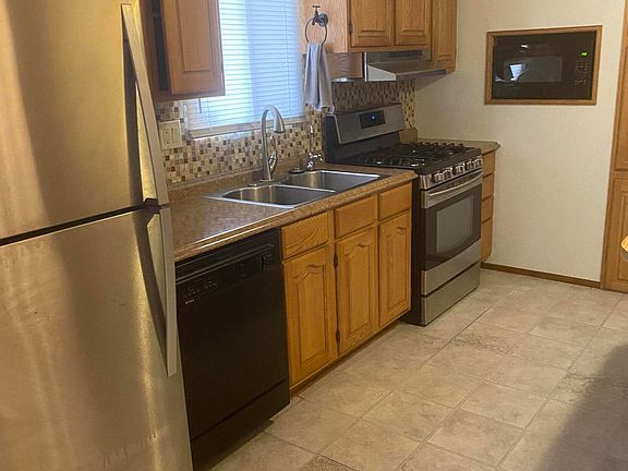4th image of 1650 Russell Dr