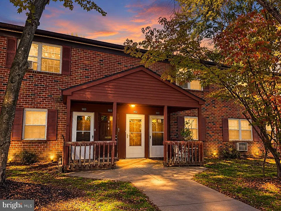 902 Garnet Dr