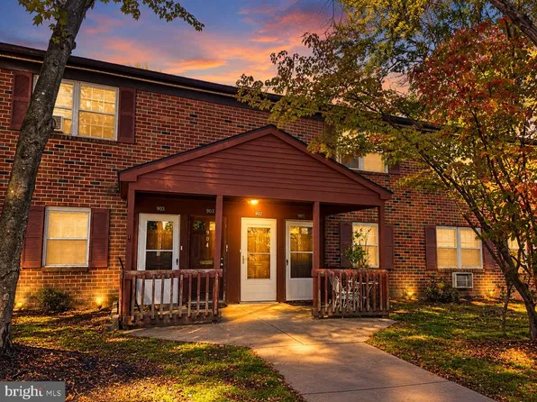 902 Garnet Dr, Burlington, NJ 08016