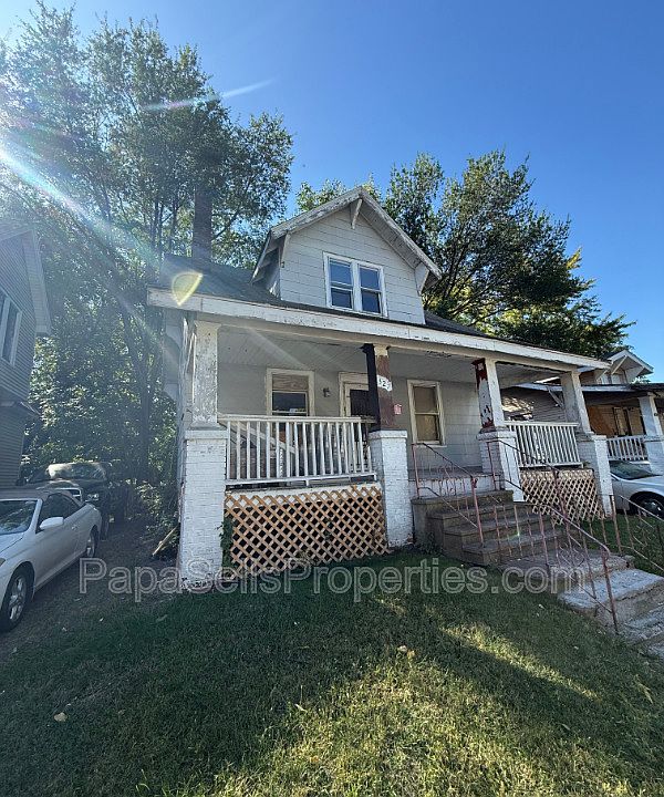 1st image of 327 E Stuart Ave