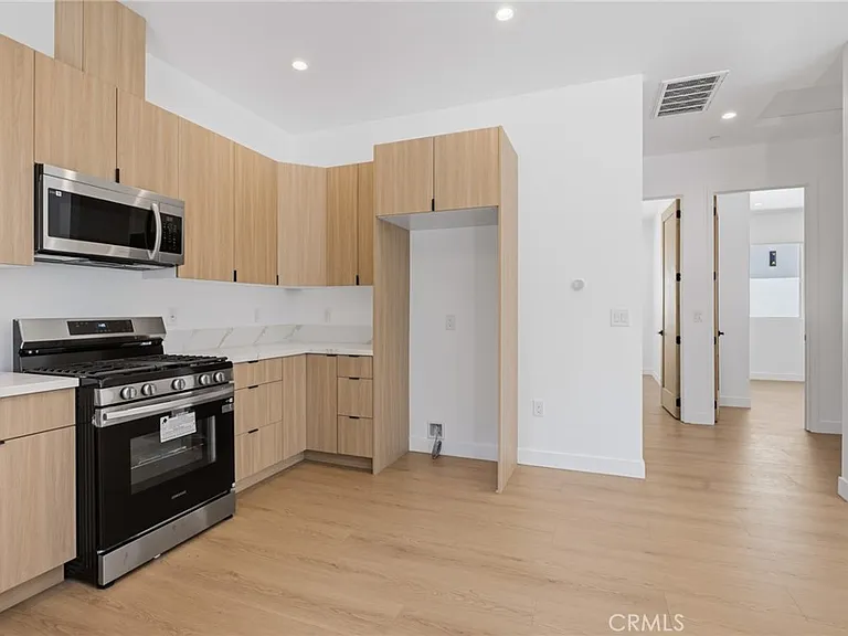 7647 Melvin Ave — Photo 11