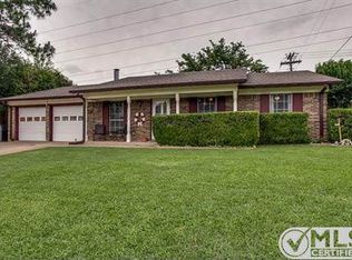 1005 Spring Brook Dr, Bedford, TX 76021