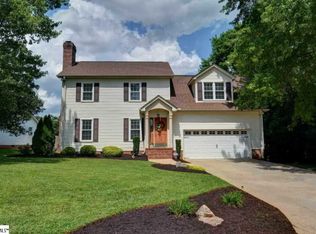 2 Roxbury Ct, Greenville, SC 29617