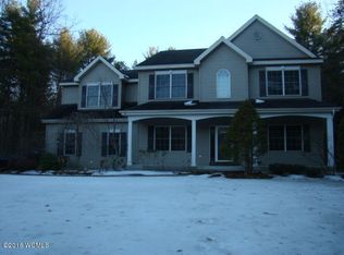 20 Quincy Ln, Queensbury, NY 12804