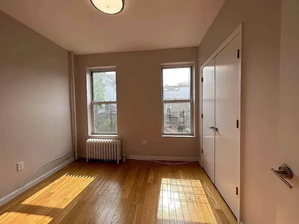 572 East 26th Street image 6 of 10