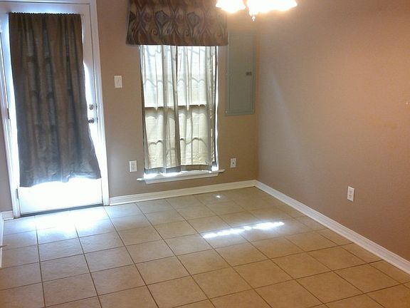 4th image of 117 & 119 Beau Fort Blvd
