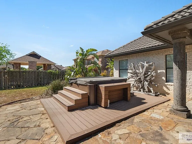5684 Heron Cove Ln — Photo 20