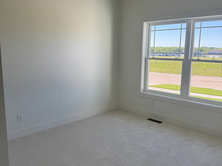 200 W Agnes Dr — Photo 13