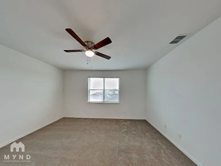 762 Middleton St — Photo 7
