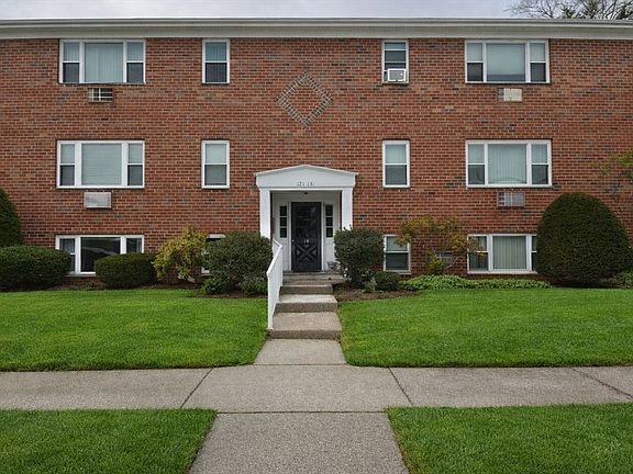 2nd image of 121 Regency Park Dr #121