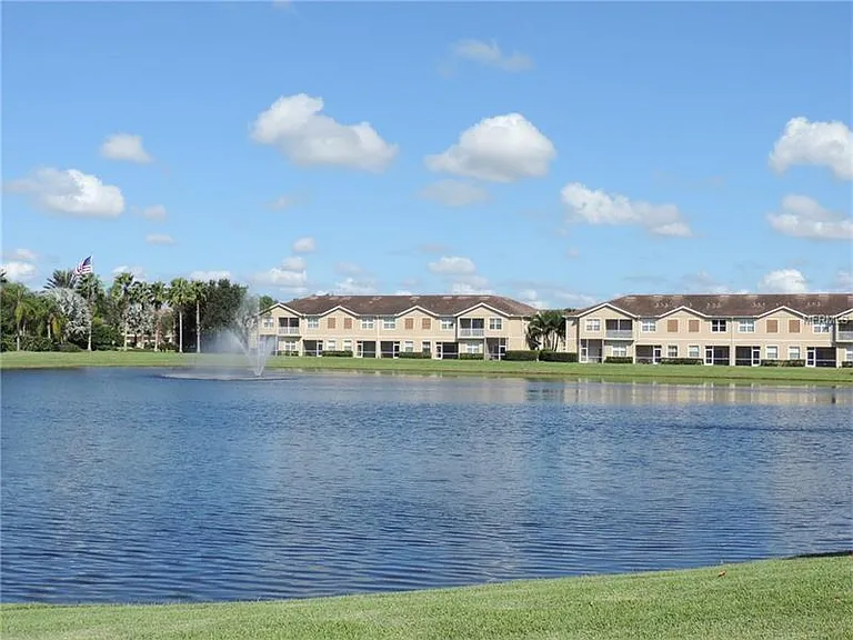 3571 Parkridge Cir #13-103 — Photo 4